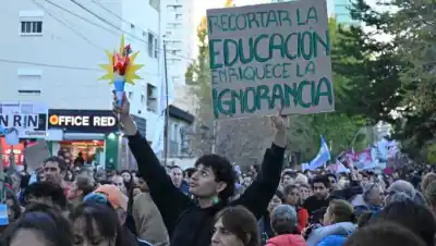 Paro total en las universidades: qué pasará este martes en Neuquén y Río Negro
