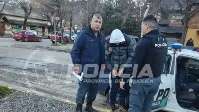 Dólares y un auto escondido: el operativo que complicó a dos sospechosos de un robo en Chapelco