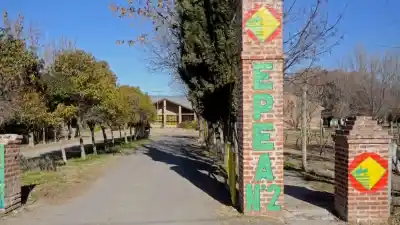 Adiós a los tráileres: la escuela de Plottier que estrena seis aulas tras una espera de 10 meses