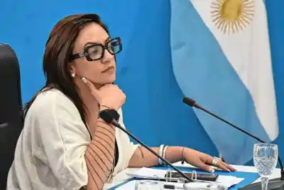El plan de asfalto que pagarán los vecinos: la denuncia de una concejal