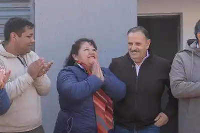 Quintela entregó la vivienda 1026 del Plan Angelelli y firmó un convenio que promete más casas en General Belgrano