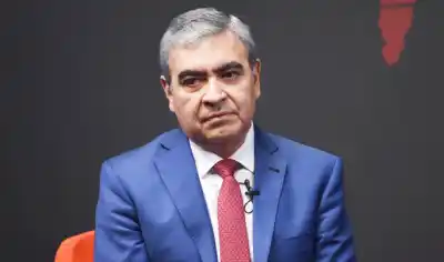 Alfaro reapareció y lanzó una advertencia sobre Chahla: "Si es ella, se pierde"
