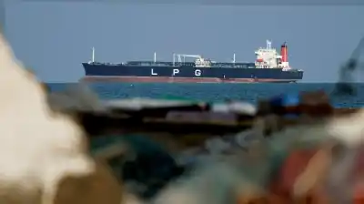 La tensión en Oriente Medio vuelve a disparar el petróleo por encima de una barrera clave