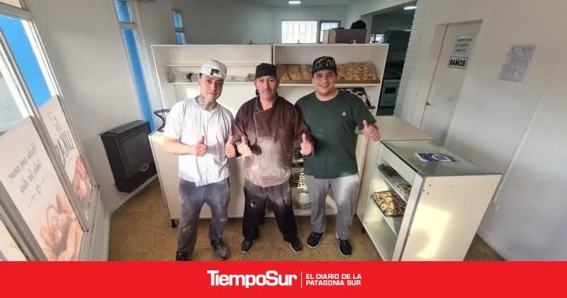Después de 22 años en el petróleo, abrió una panadería familiar en Río Gallegos