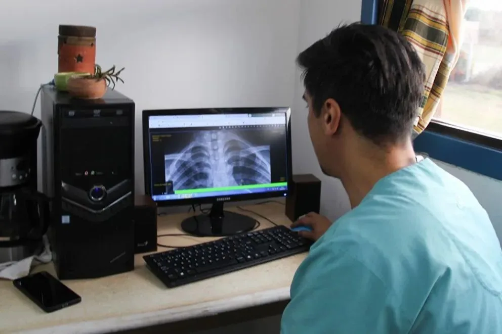Las guardias pediátricas explotaron: las consultas respiratorias treparon un 187% en cinco semanas