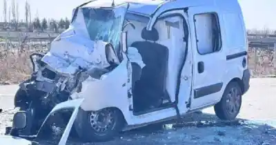 Impactante choque frontal en Maipú: uno de los heridos sigue en quirófano