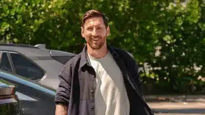 La llegada de Messi que terminó en lágrimas: el momento que conmovió a todos en el aeropuerto