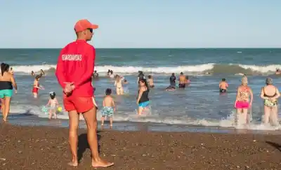 Guardavidas de Playa Unión: abren la inscripción para la temporada 2026/27 y hay tiempo hasta fin de octubre