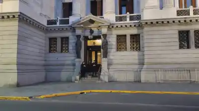 Un obrero cayó desde un cuarto piso en el Senado: derivaron al hospital y ahora esperan por su evolución