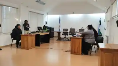 Pasó dos veces por encima de su amigo con la camioneta y ahora la Justicia redefine su situación
