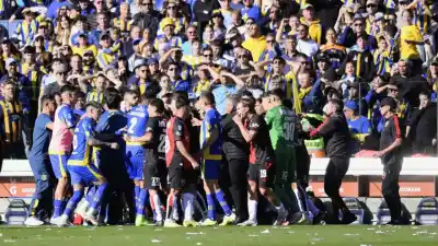 La chicana de Cóccaro a Di María que explotó tras el Clásico rosarino
