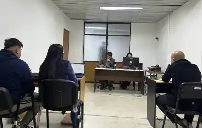 Compró dos iPhone con una tarjeta robada y las cámaras lo delataron: el insólito detalle que sumó a la causa