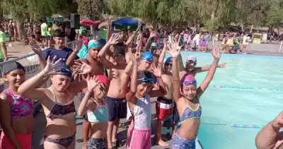 Colonias de verano en Mendoza: buscan profes, guardavidas y médicos para la temporada