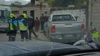Un jubilado se descompensó al volante y terminó contra una casa en San Salvador
