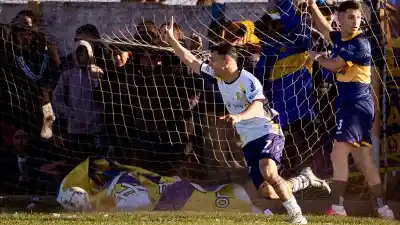 El Clásico de Serodino quedó para Belgrano: el dato que dejó Lautaro Lázaro tras el 4-1