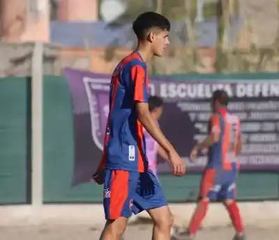El dramático momento que vivió un juvenil en la cancha de Picón