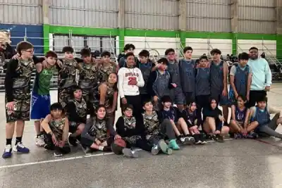 Un polideportivo de Sumampa fue el punto de encuentro de dos escuelitas de básquet