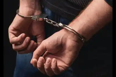 Tenía 12 envoltorios de marihuana en la mochila: la excusa que dio al ser atrapado
