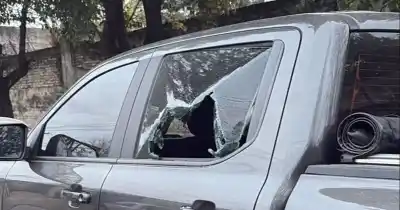 Se olvidó una mochila en su camioneta y el descuido le costó una fortuna
