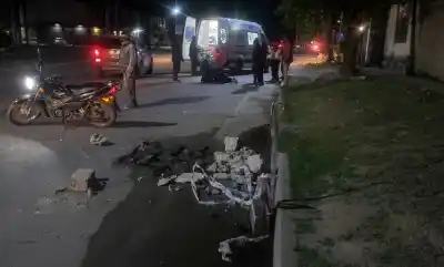 Chocó contra escombros en una ruta de Concepción y cayó a la calzada: quién debía señalizar