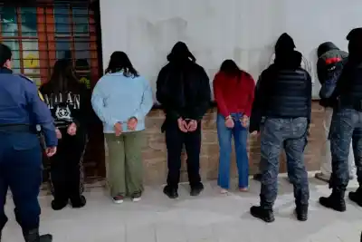 Una pelea entre familias terminó con piedras y seis detenidos: qué pasó cuando intervino la policía