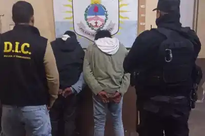 Los atraparon por robar y herir a un chico de 16, pero horas después quedaron libres