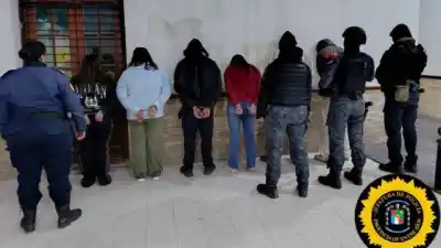 Un conflicto vecinal terminó con seis detenidos y cinco adolescentes trasladados