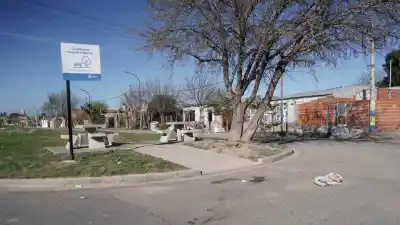 Le pegó, lo amenazó con un arma y lo apuñaló: la secuencia detrás del crimen en el barrio Olímpico
