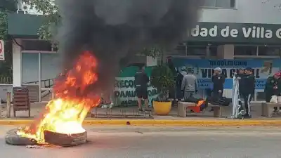 Villa Gesell en alerta: la protesta que terminó con neumáticos en llamas y una medida del Ministerio de Trabajo