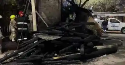 Un incendio destruyó su depósito en Ciudad y sospecha que fue intencional
