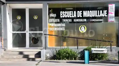 Un local amaneció con la puerta rota: investigan un posible robo en Salta