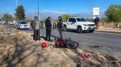 Un siniestro en el acceso al Jockey Club dejó a una persona herida