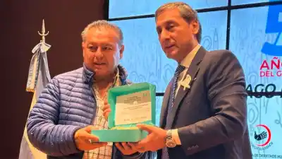 Silva Neder lanza una advertencia contundente en el acto por los 50 años del golpe