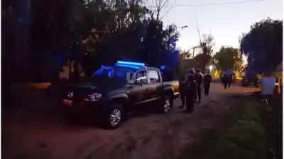 Trabajaban en un camión y cuatro motochorros los sorprendieron con un botín millonario