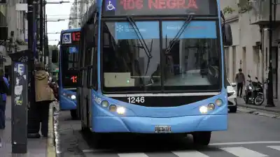 Por qué los colectivos del interior están en alerta y qué pasa en Rosario