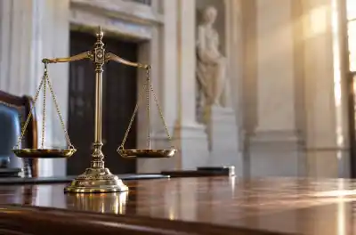 Un policía tucumano chocó de madrugada y la ART se negó a cubrirlo: la Justicia lo obligó a pagar una fortuna