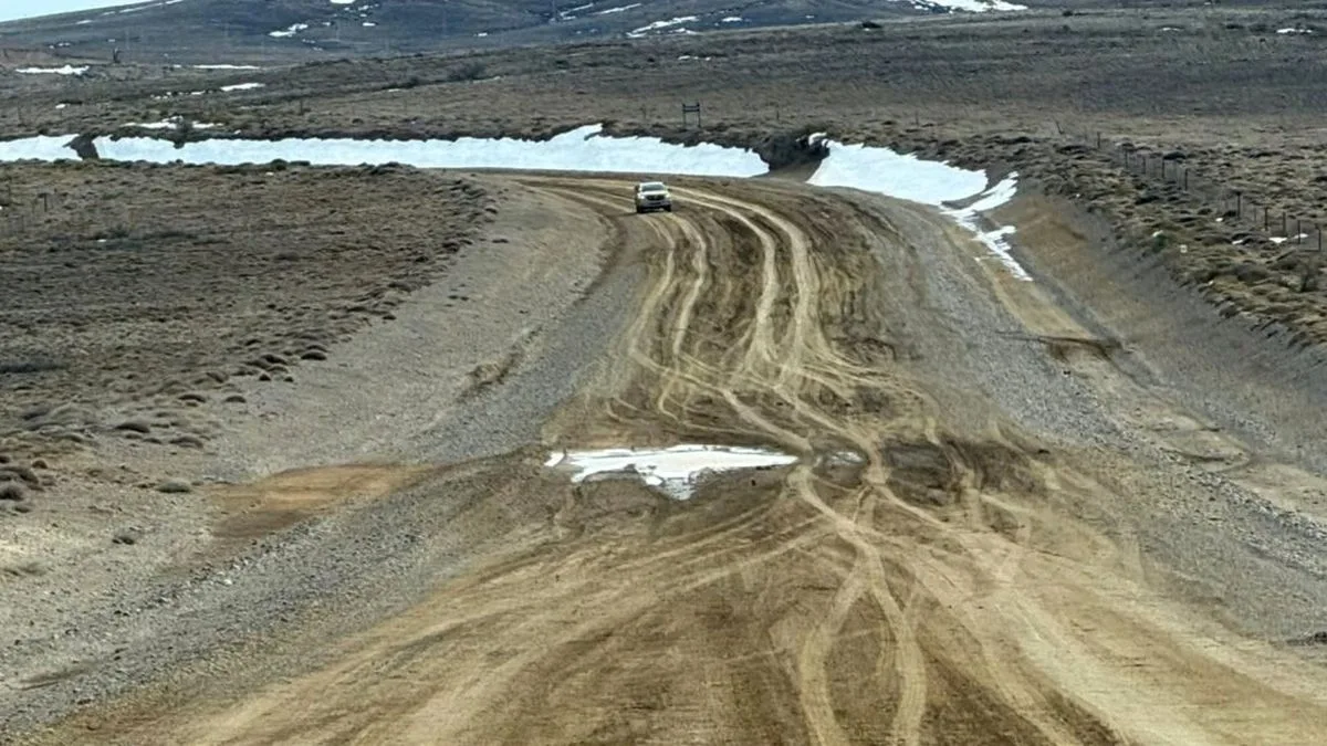 Caminos destruidos: el crudo reclamo que los petroleros llevaron al Ministerio