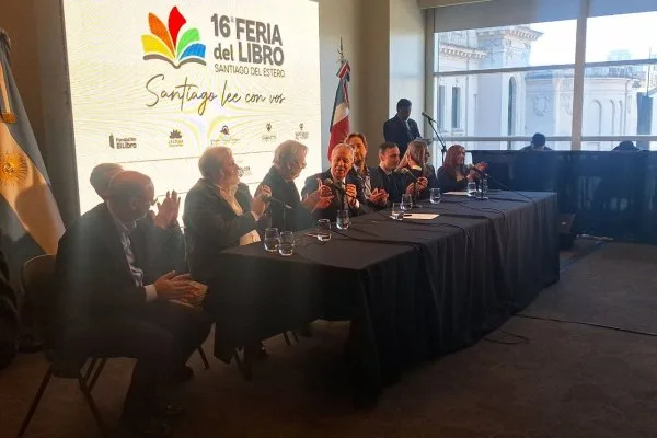 El gobernador Suárez lanzó la Feria del Libro: qué sedes tendrá y cuándo arranca