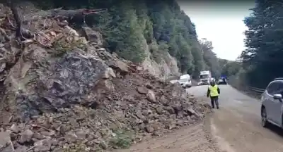 La Ruta 40 sigue complicada: habilitaron un carril pero el paso es intermitente