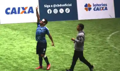 El misionero Mario Ríos volvió a marcar y Los Murciélagos ya están en semis