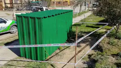 Otro punto verde en llamas: ya son cinco los módulos de reciclaje incendiados en Viedma
