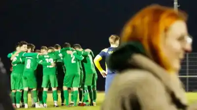 Lo detuvieron dos semanas antes de su boda: sospechan que envenenó a un compañero de equipo