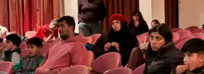 Cine distendido en Mina Clavero: una sala pensada para que nadie se quede afuera