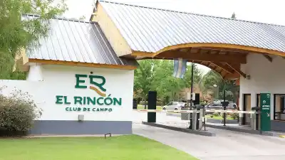 Asaltaron a una familia en un country de Neuquén: el insólito final del botín