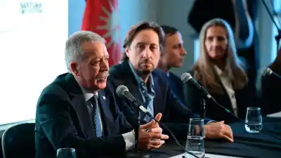 El gobernador Suárez lanzó la Feria del Libro en Buenos Aires y confirmó las fechas