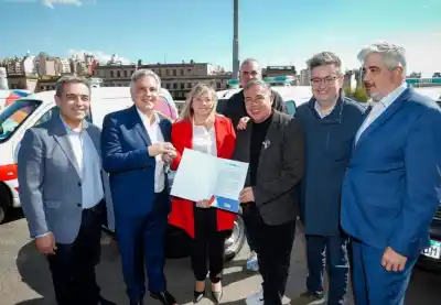 El gobierno entregó 29 ambulancias nuevas: cuánto costaron y a qué localidades llegaron