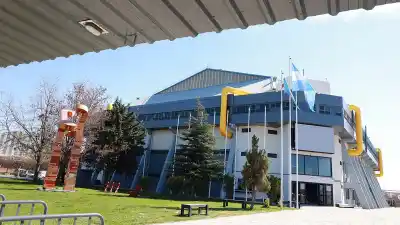 El Ruca Che se tiñe de celeste y blanco a días de la serie histórica