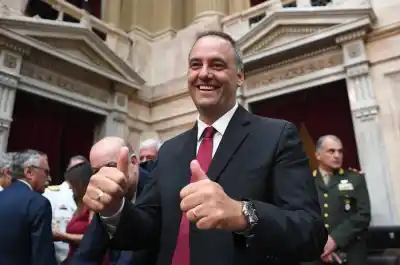 El Congreso espera en vano: el informe de Adorni que aún no llega y la estrategia oficialista para evitarlo
