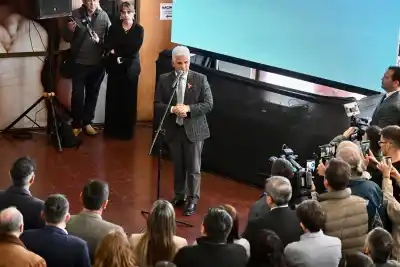 El plan del gobernador para el edificio que atiende a 3.000 personas por día