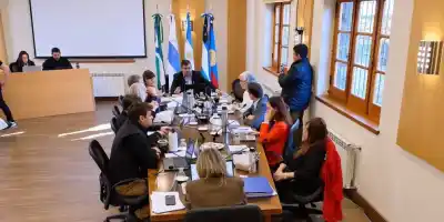Avanza el pase a planta de 400 municipales en Bariloche, pero el sindicato mira de reojo al intendente